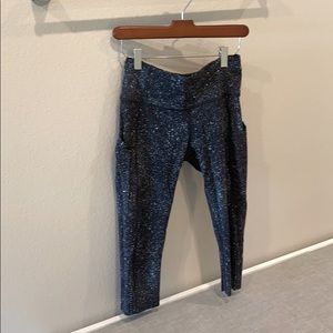 Lululemon crop pants with cell phone pocket